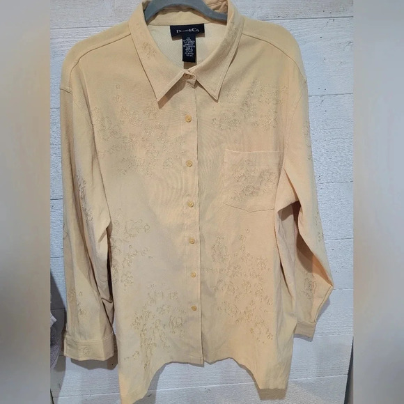 Denim&Co Womens 1X Button Down Long Sleeve Shirt Embroidered Pale Yellow Fair - Picture 1 of 7